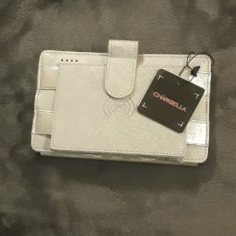 Chargella Wireless Charging Wristlet Purse